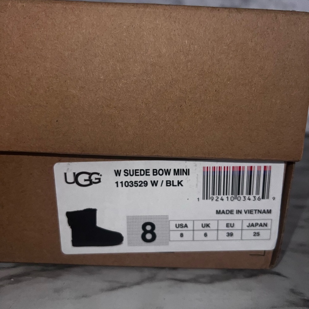 UGGS 💕 - Picture 2 of 9